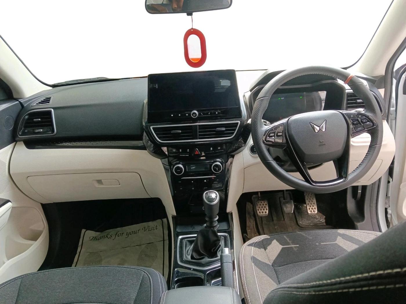 2025 Mahindra XUV 3XO AX5 1.2 L TCMPFi, Petrol, Manual, 7,455 km, interior