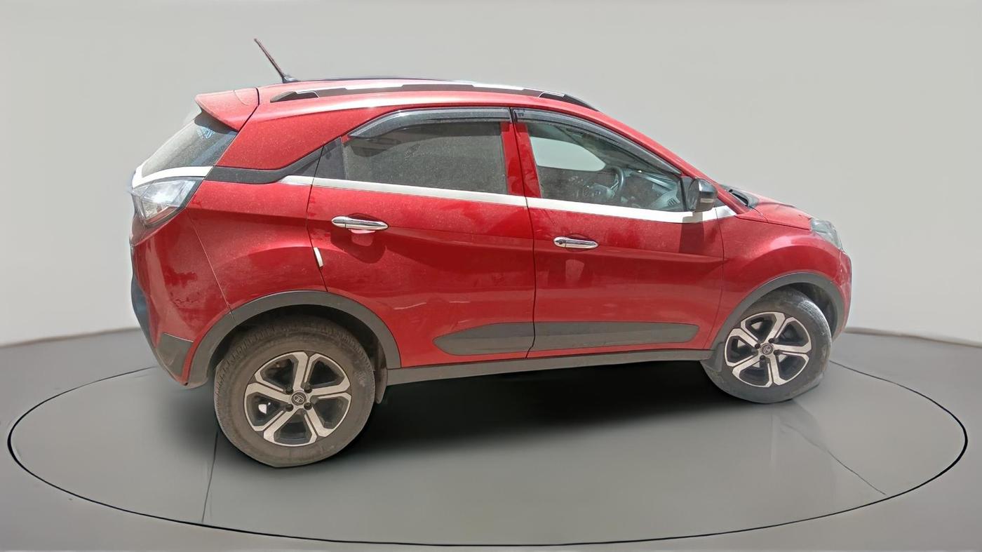 2018 Tata NEXON XM PETROL, CNG, Manual, 1,02,461 km, exterior
