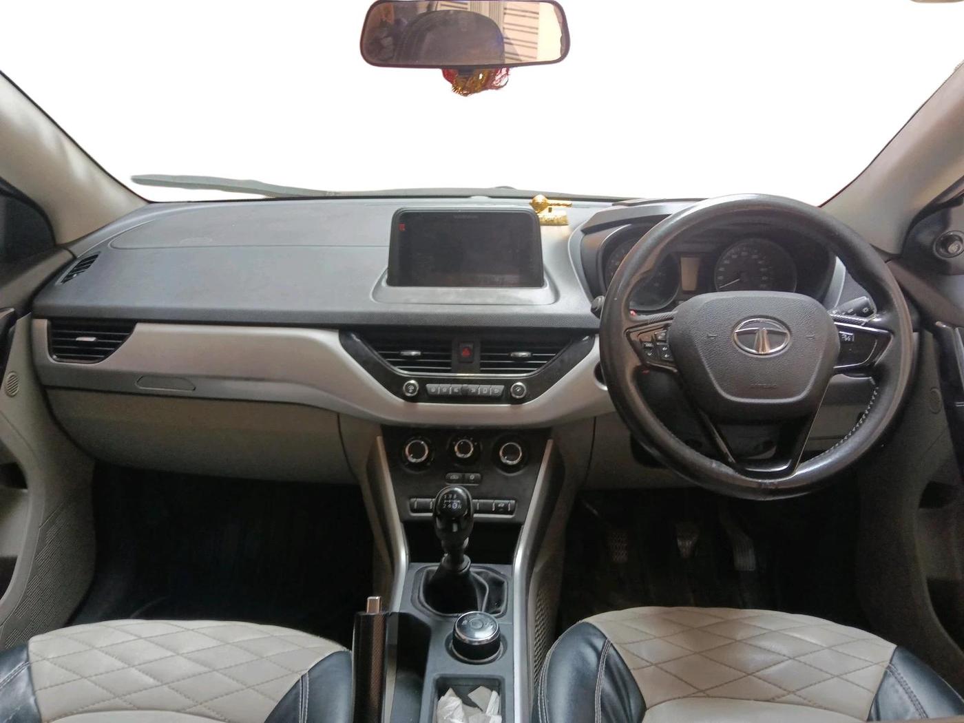 2018 Tata NEXON XM PETROL, CNG, Manual, 1,02,461 km, interior