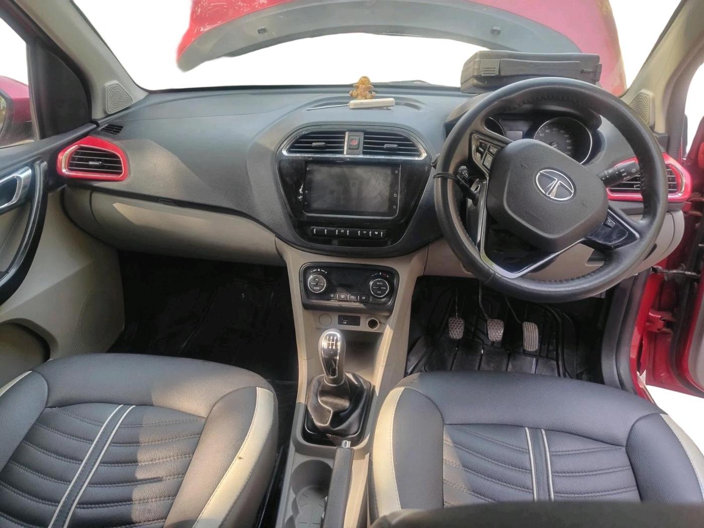 2019 Tata Tiago XZ PLUS PETROL, Petrol, Manual, 39,104 km, interior