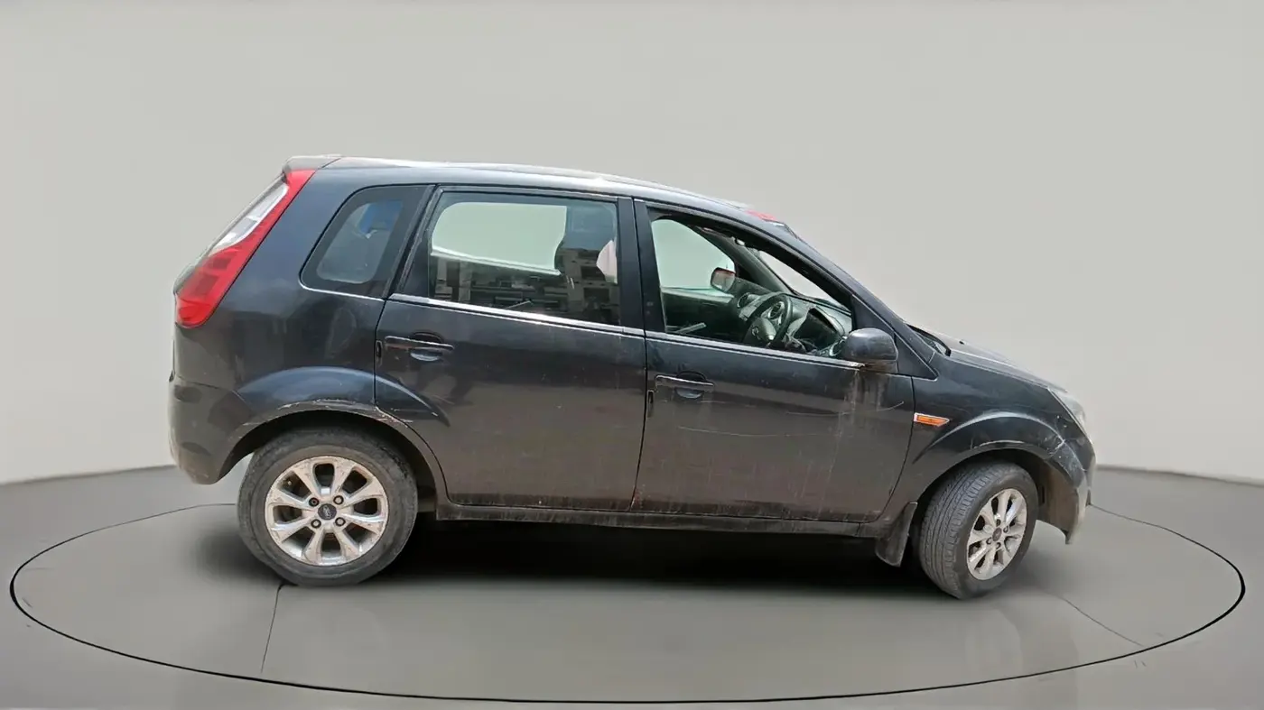 2011 Ford Figo TITANIUM 1.2 PETROL, Petrol, Manual, 1,34,558 km, exterior