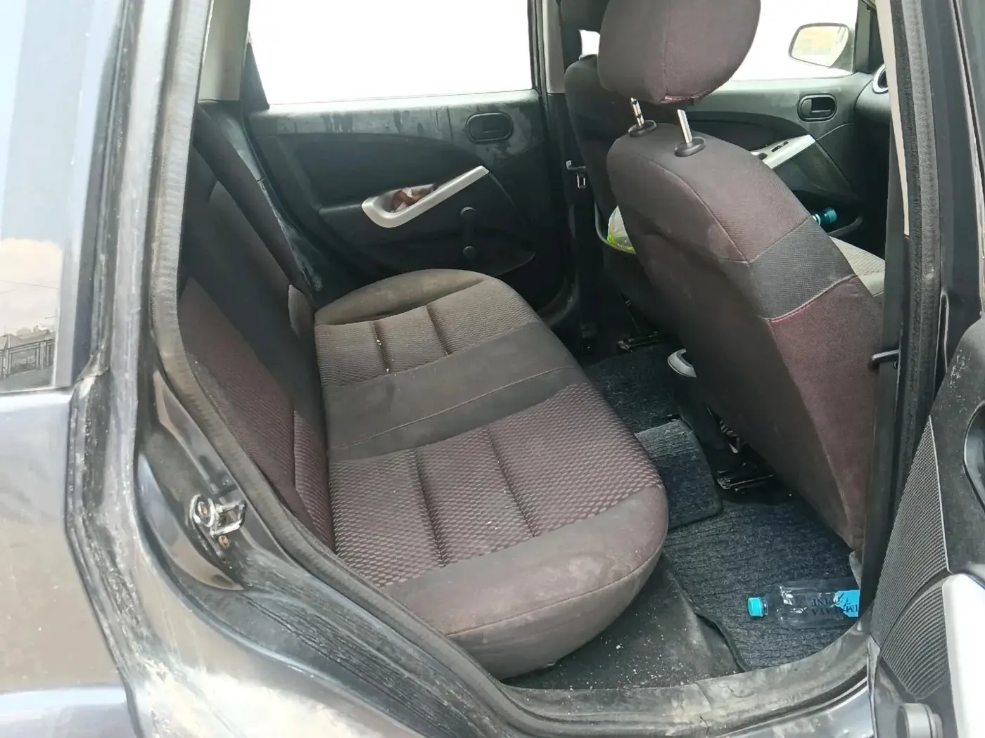 2011 Ford Figo TITANIUM 1.2 PETROL, Petrol, Manual, 1,34,558 km, interior