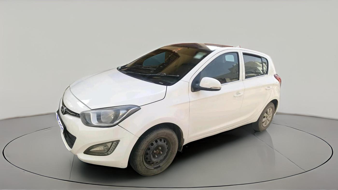 2013 Hyundai i20 SPORTZ 1.2, CNG, Manual, 1,15,354 km, exterior