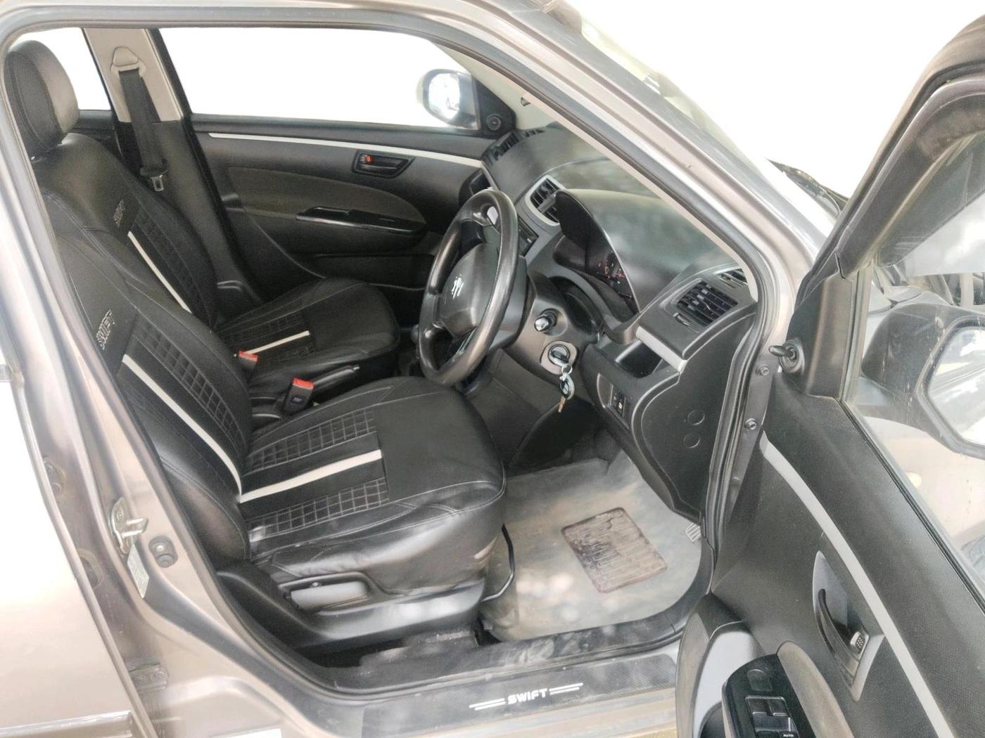 2017 Maruti Swift LXI (O), Petrol, Manual, 82,350 km, interior