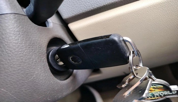 2013 Volkswagen Vento HIGHLINE PETROL AT, Petrol, Automatic, 49,740 km, interior