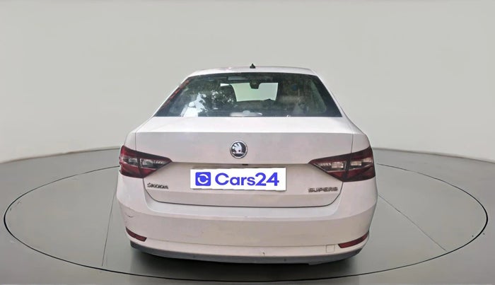 2016 Skoda Superb L&K 1.8 TSI AT, Petrol, Automatic, 1,06,435 km, exterior
