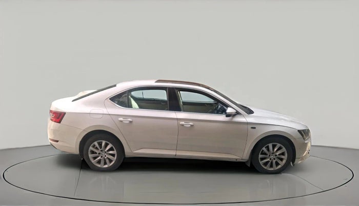 2016 Skoda Superb L&K 1.8 TSI AT, Petrol, Automatic, 1,06,435 km, exterior