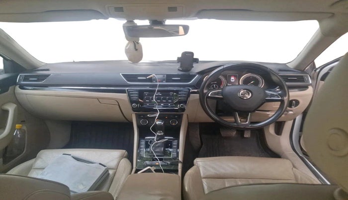 2016 Skoda Superb L&K 1.8 TSI AT, Petrol, Automatic, 1,06,435 km, interior