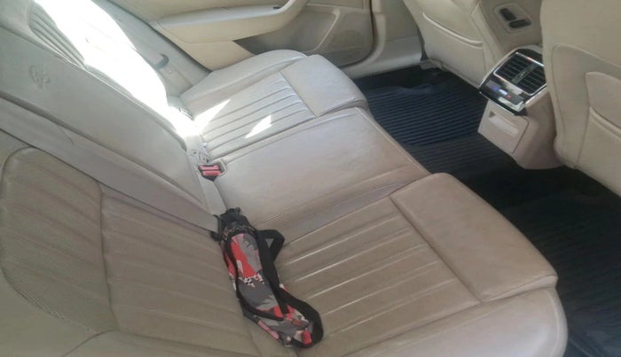 2016 Skoda Superb L&K 1.8 TSI AT, Petrol, Automatic, 1,06,435 km, interior