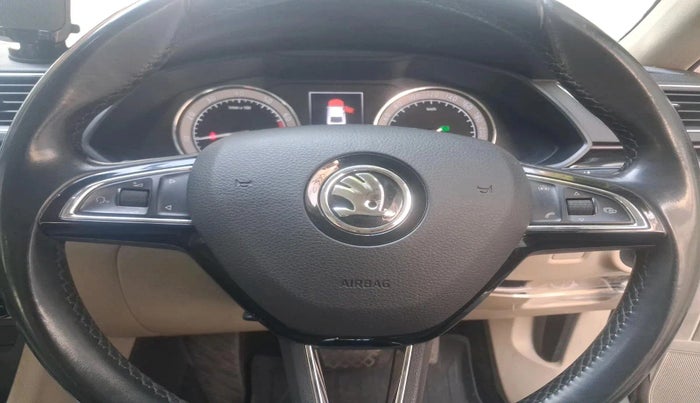 2016 Skoda Superb L&K 1.8 TSI AT, Petrol, Automatic, 1,06,435 km, interior