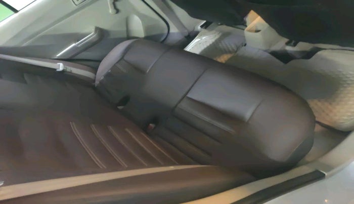 2020 Maruti Dzire LXI, CNG, Manual, 77,142 km, interior
