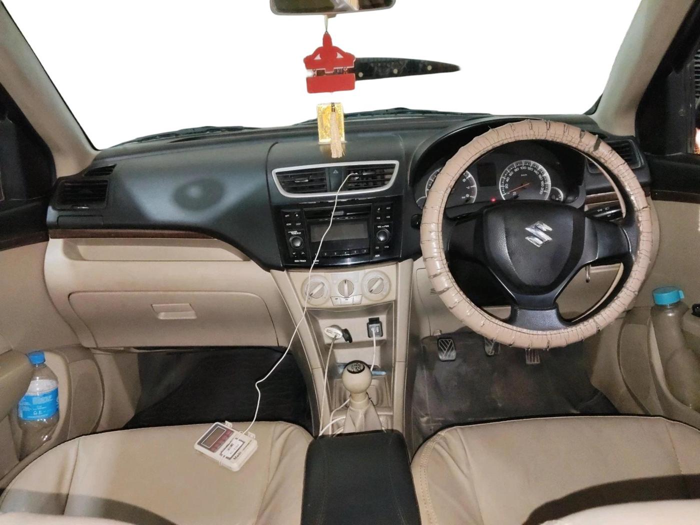 2017 Maruti Swift Dzire VXI, CNG, Manual, 1,30,471 km, interior