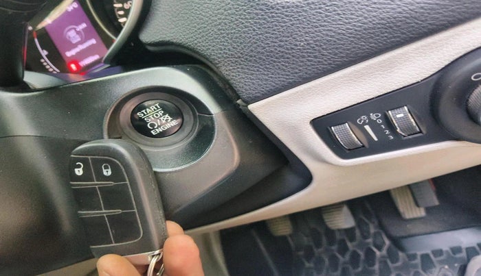 2017 Jeep Compass LIMITED 2.0 DIESEL, Diesel, Manual, 1,14,030 km, interior