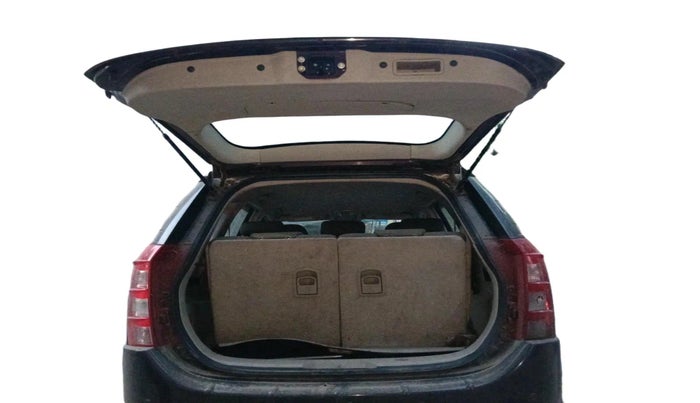 2017 Mahindra XUV500 W6 AT 1.99, Diesel, Automatic, 1,44,693 km, exterior