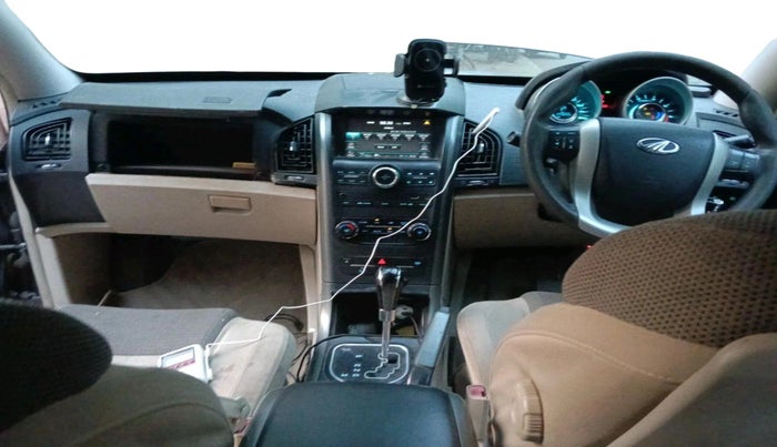 2017 Mahindra XUV500 W6 AT 1.99, Diesel, Automatic, 1,44,693 km, interior