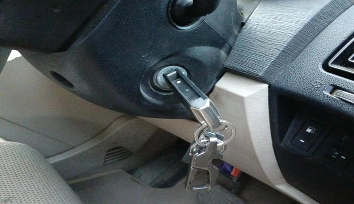 2017 Mahindra XUV500 W6 AT 1.99, Diesel, Automatic, 1,44,693 km, interior