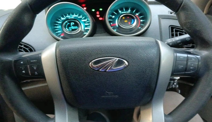 2017 Mahindra XUV500 W6 AT 1.99, Diesel, Automatic, 1,44,693 km, interior