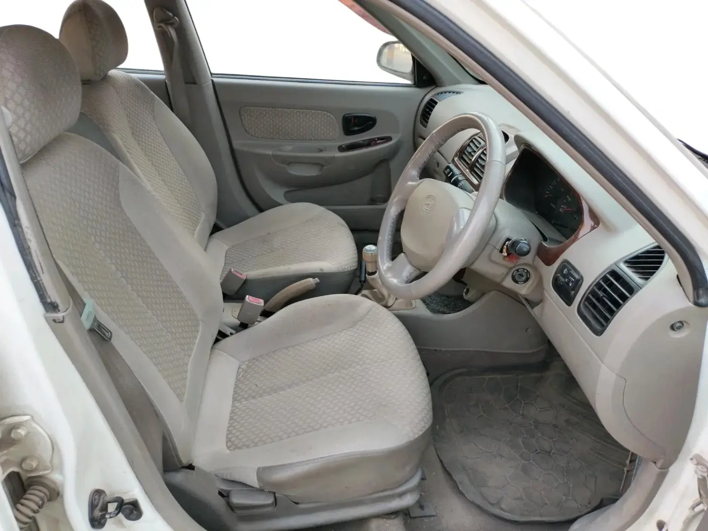 2011 Hyundai Accent EXECUTIVE, CNG, Manual, 90,118 km, interior