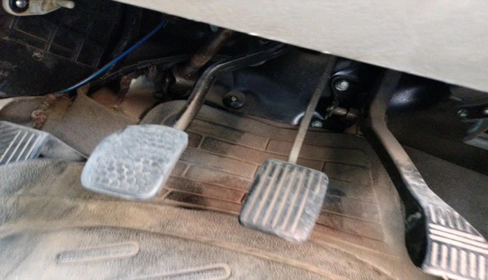 2011 Hyundai Accent EXECUTIVE, CNG, Manual, 90,118 km, interior