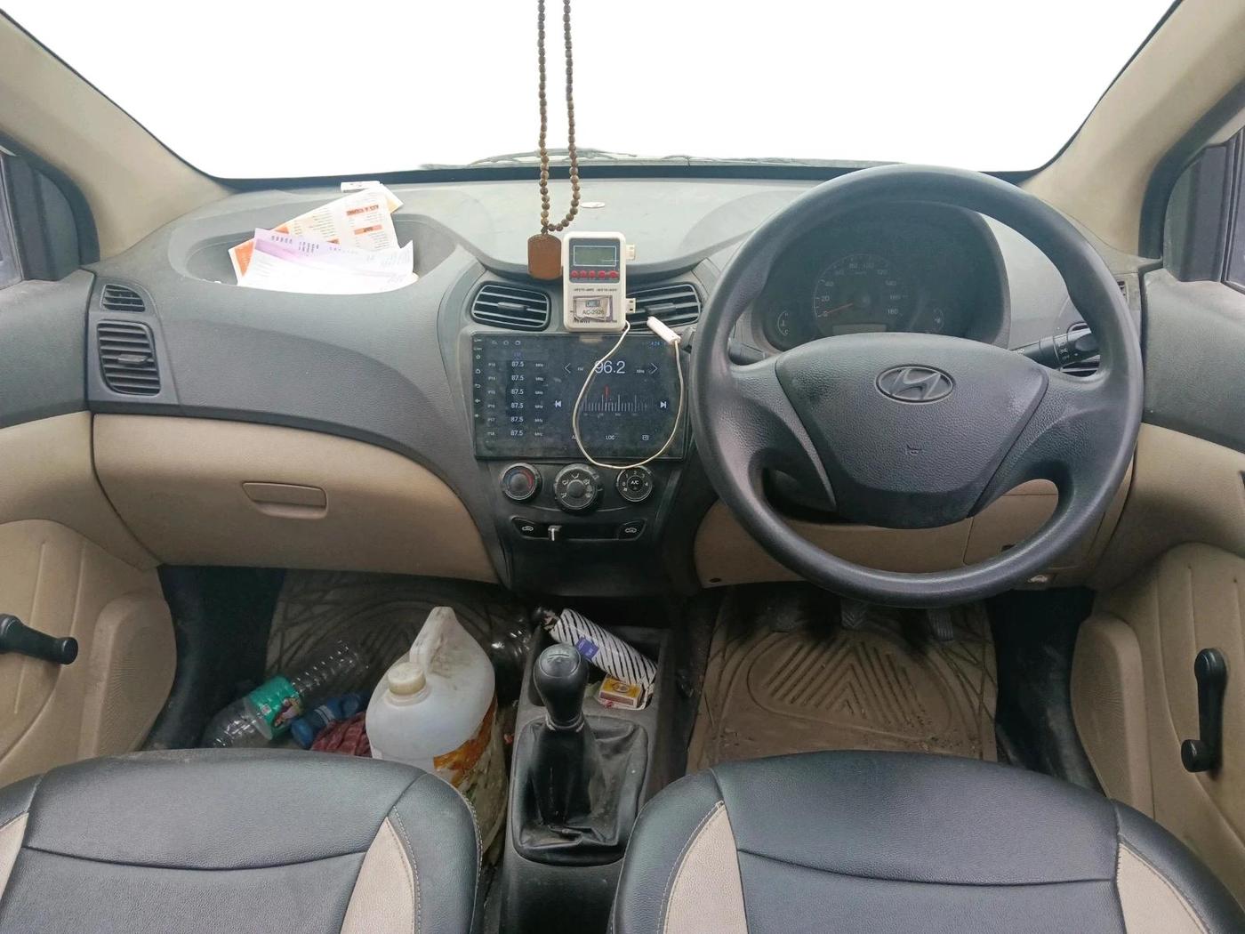 2012 Hyundai Eon D-LITE+, CNG, Manual, 1,10,564 km, interior