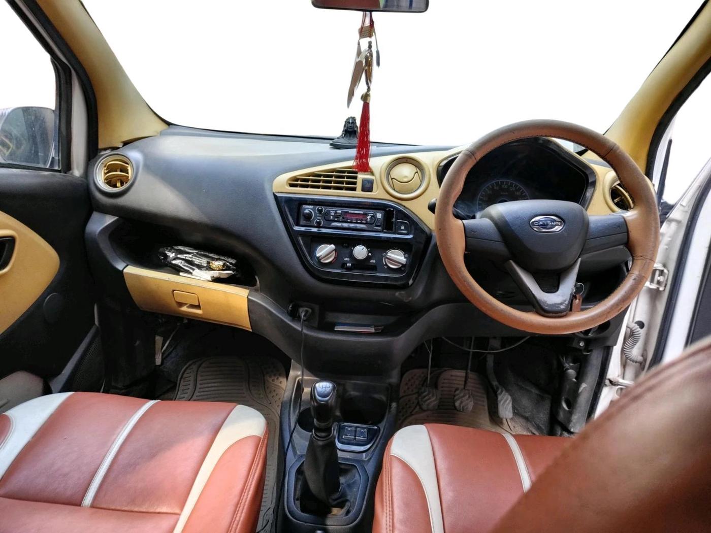 2017 Datsun Redi Go T (O), CNG, Manual, 69,115 km, interior