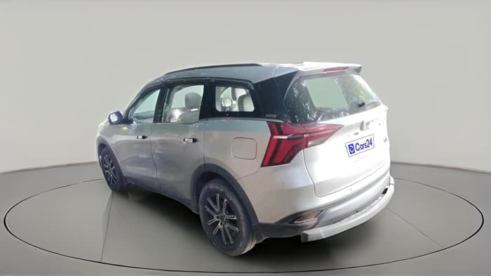 2022 Mahindra XUV700 AX 7 LUXURY P AT 7 STR, Petrol, Automatic, 31,944 km, exterior