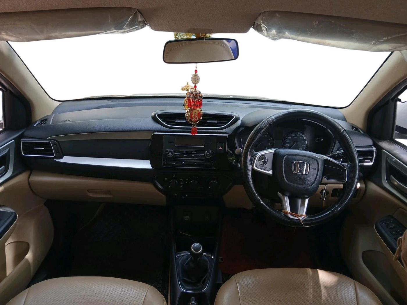 2022 Honda Amaze 1.2L I-VTEC S, Petrol, Manual, 73,978 km, interior