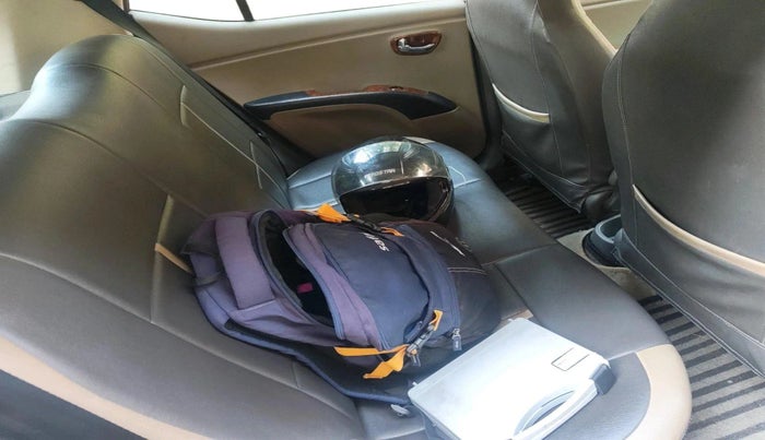 2011 Hyundai i10 MAGNA 1.2, Petrol, Manual, 1,09,543 km, interior