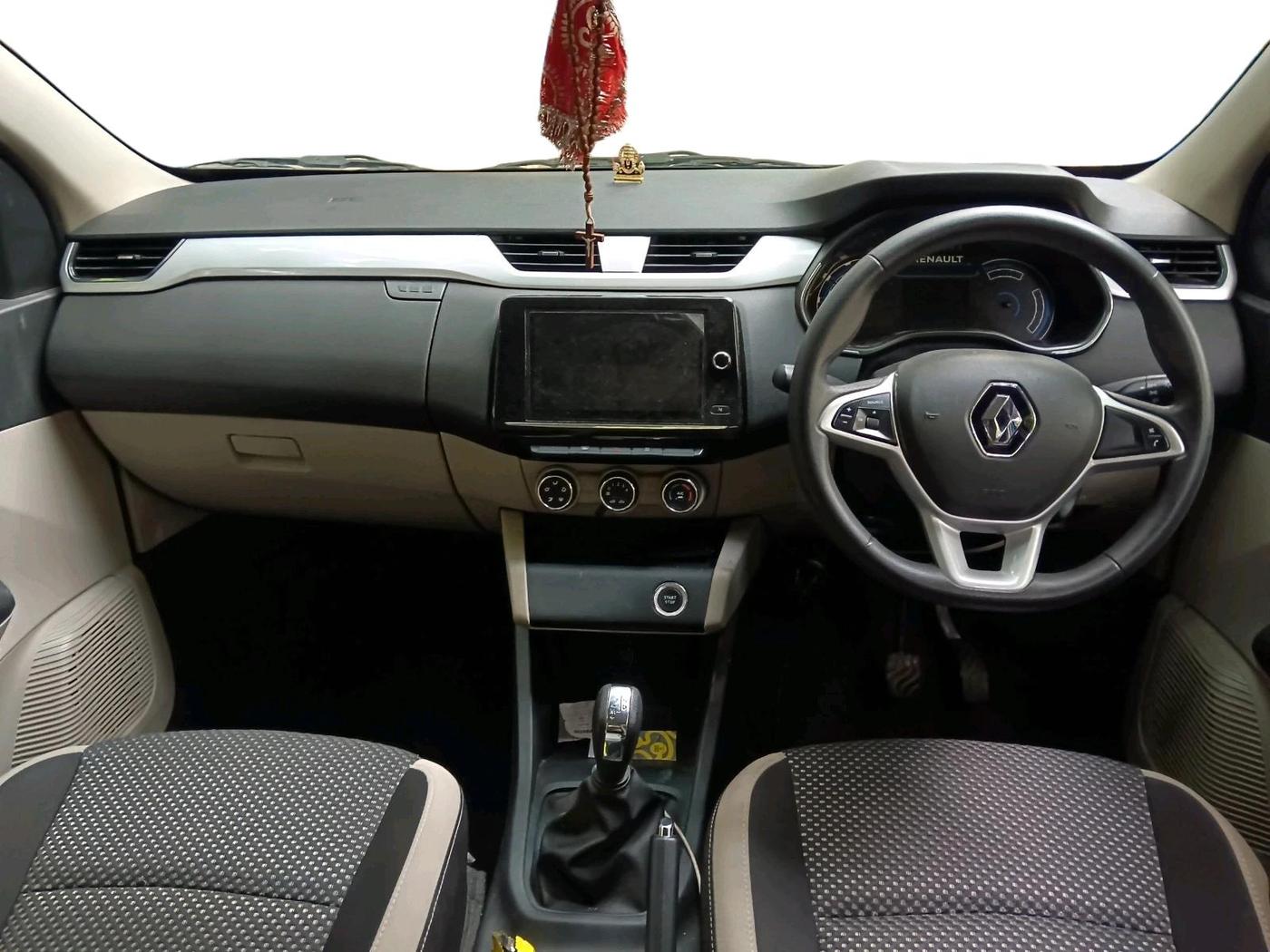 2022 Renault TRIBER RXZ AMT, Petrol, Automatic, 17,577 km, interior