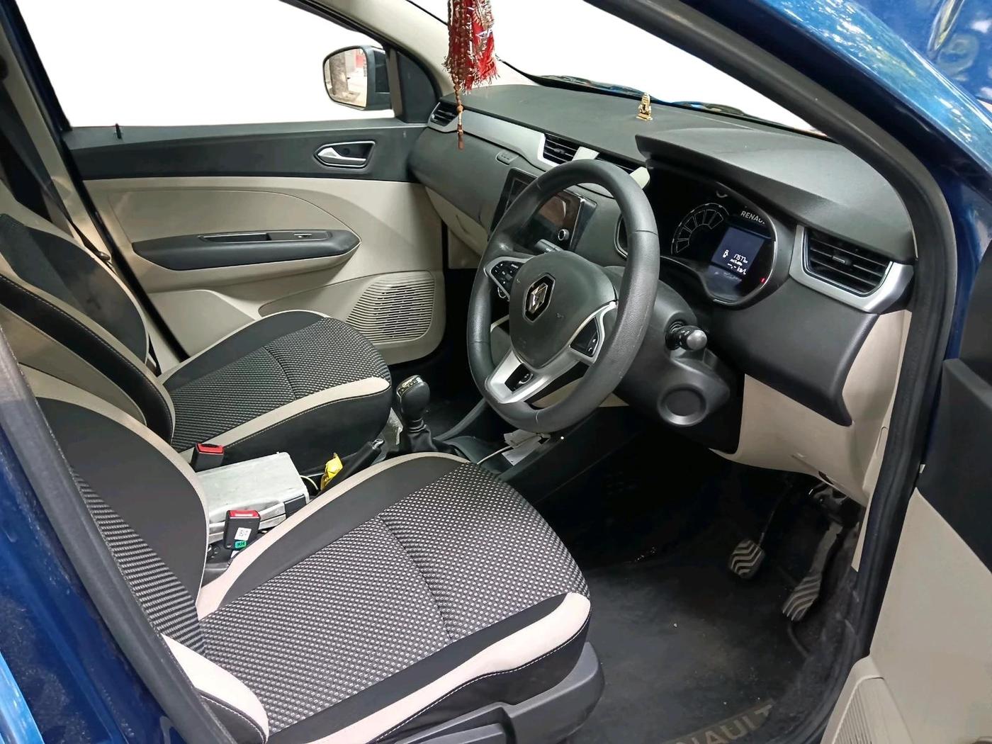 2022 Renault TRIBER RXZ AMT, Petrol, Automatic, 17,577 km, interior