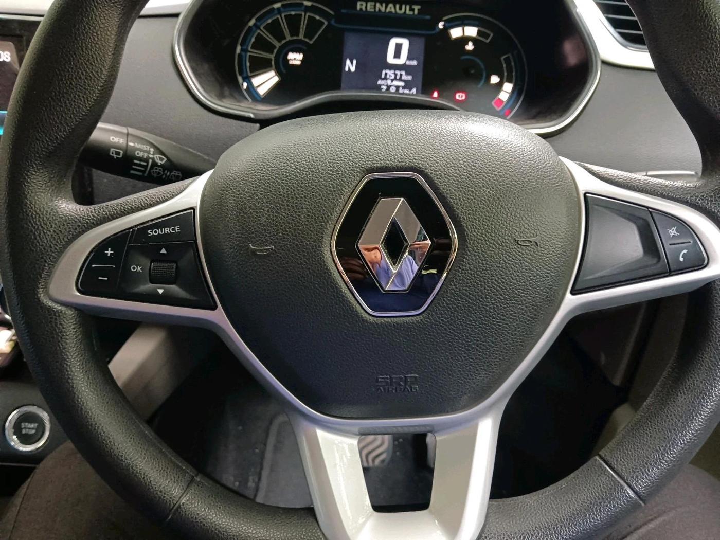 2022 Renault TRIBER RXZ AMT, Petrol, Automatic, 17,577 km, interior