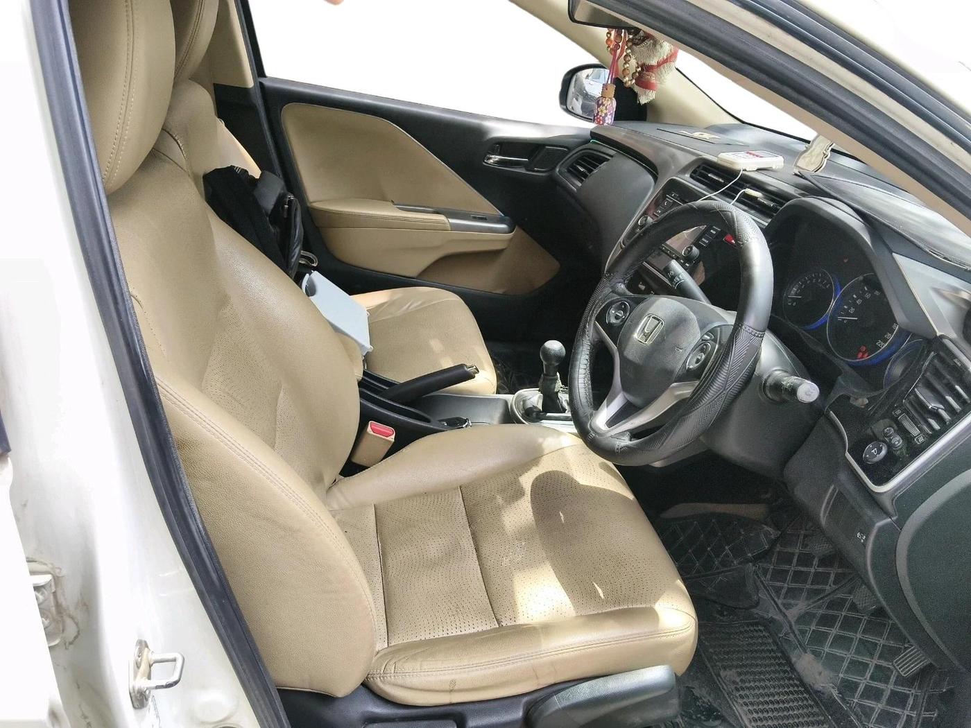2015 Honda City 1.5L I-VTEC VX, Petrol, Manual, 1,02,290 km, interior