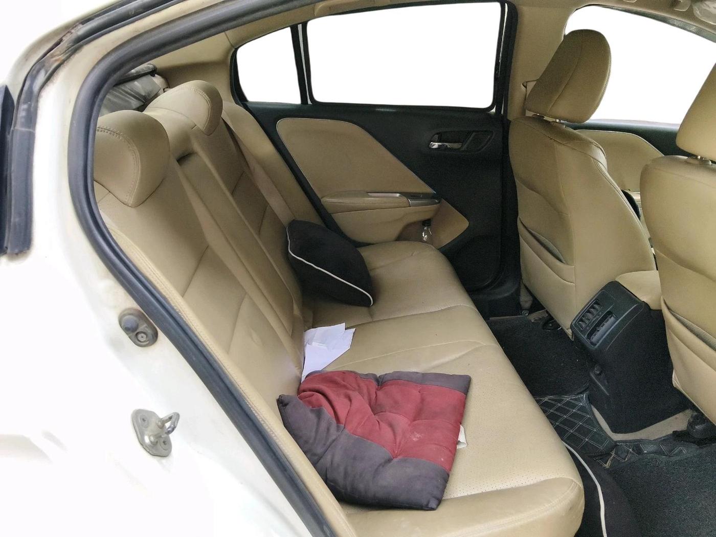2015 Honda City 1.5L I-VTEC VX, Petrol, Manual, 1,02,290 km, interior