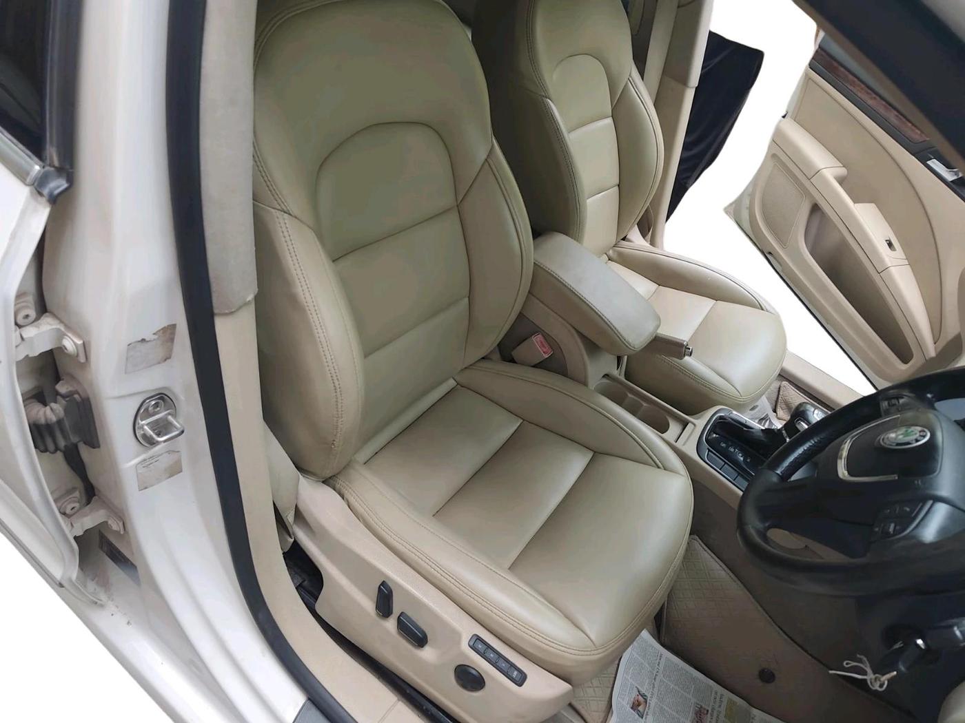 2011 Skoda Superb ELEGANCE 1.8 TSI AT, Petrol, Automatic, 88,326 km, interior