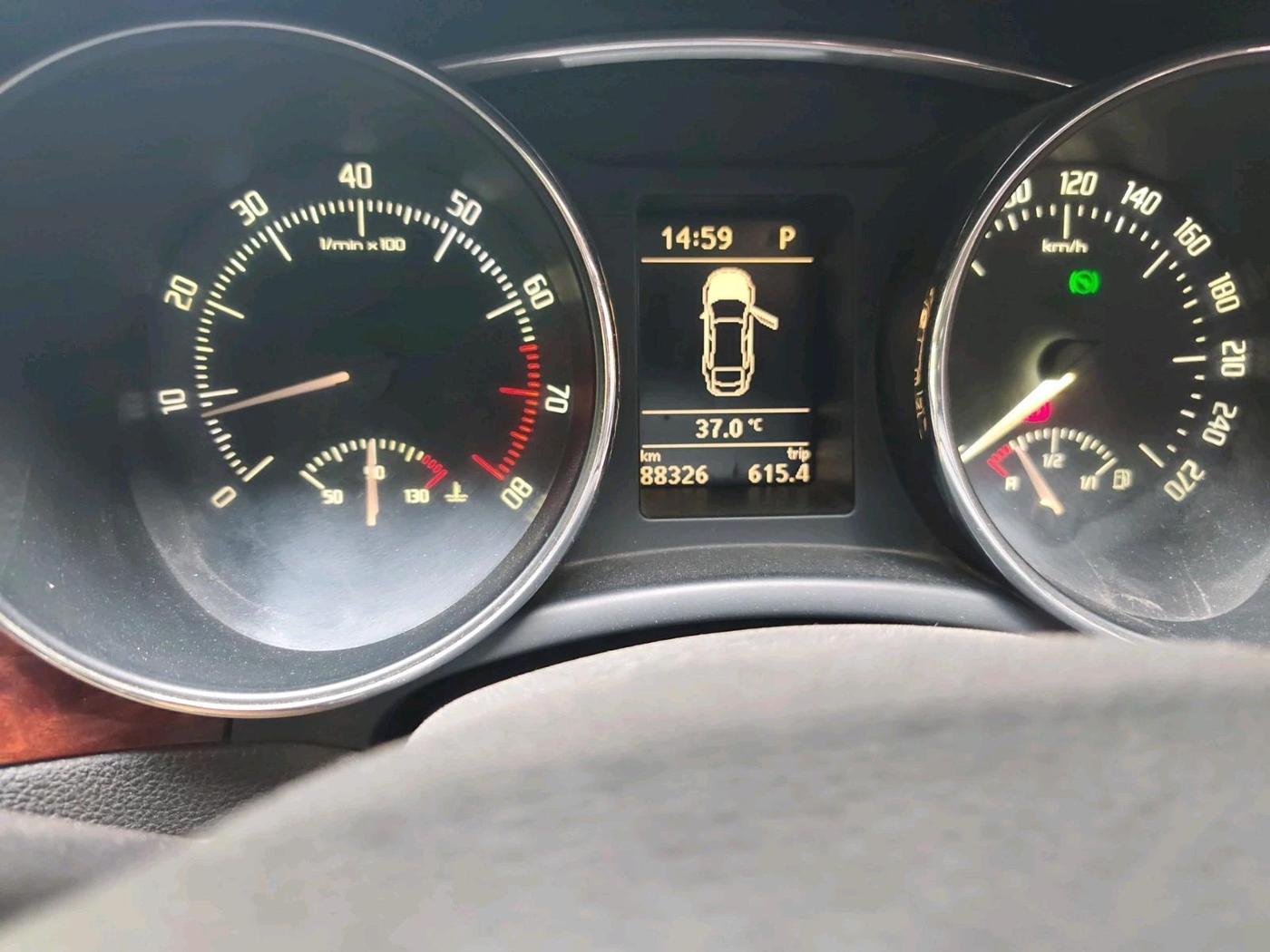 2011 Skoda Superb ELEGANCE 1.8 TSI AT, Petrol, Automatic, 88,326 km, interior