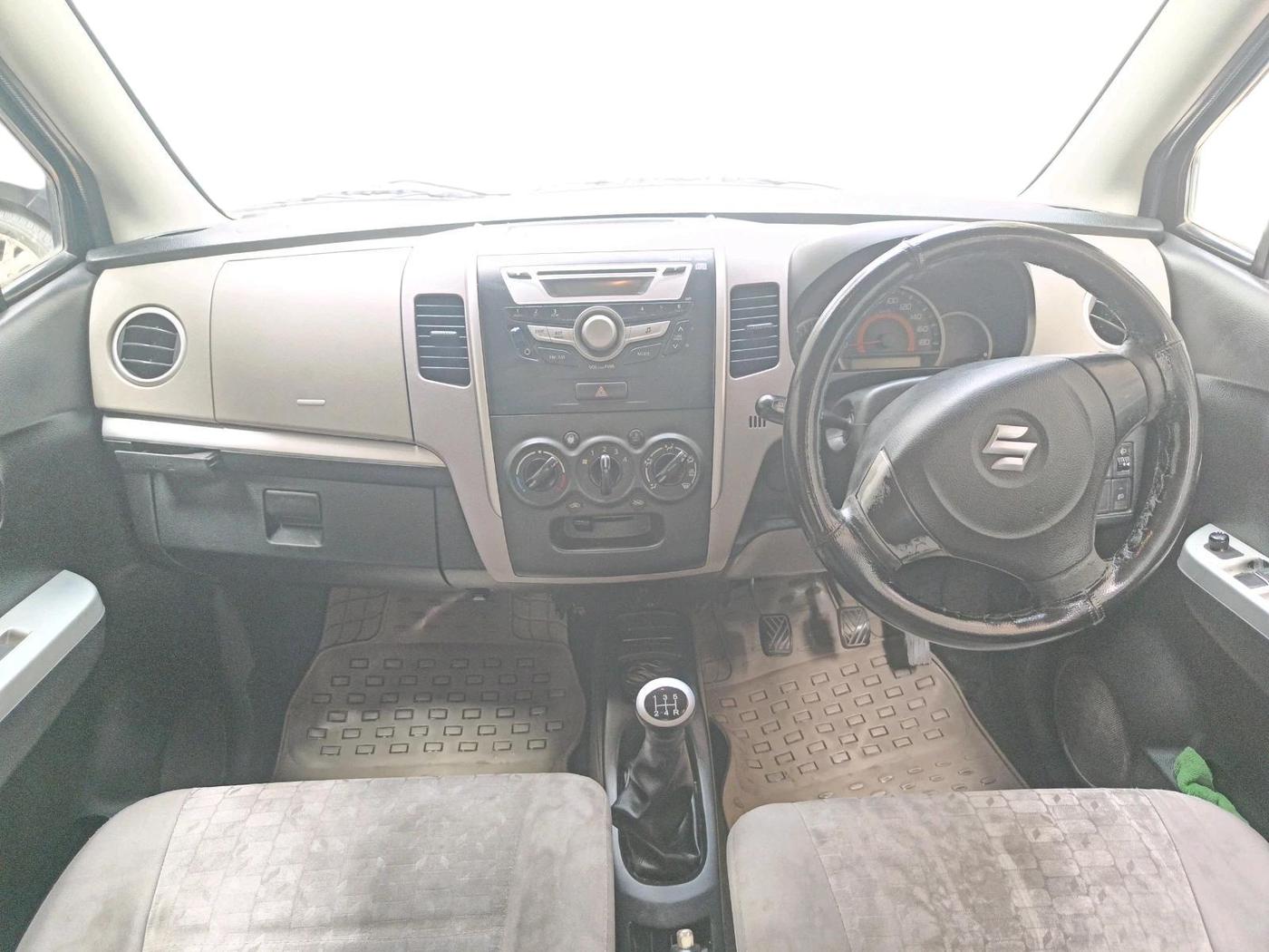 2013 Maruti Wagon R 1.0 VXI, Petrol, Manual, 1,03,737 km, interior
