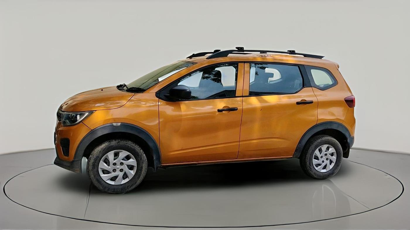 2022 Renault TRIBER RXL MT, Petrol, Manual, 56,366 km, exterior