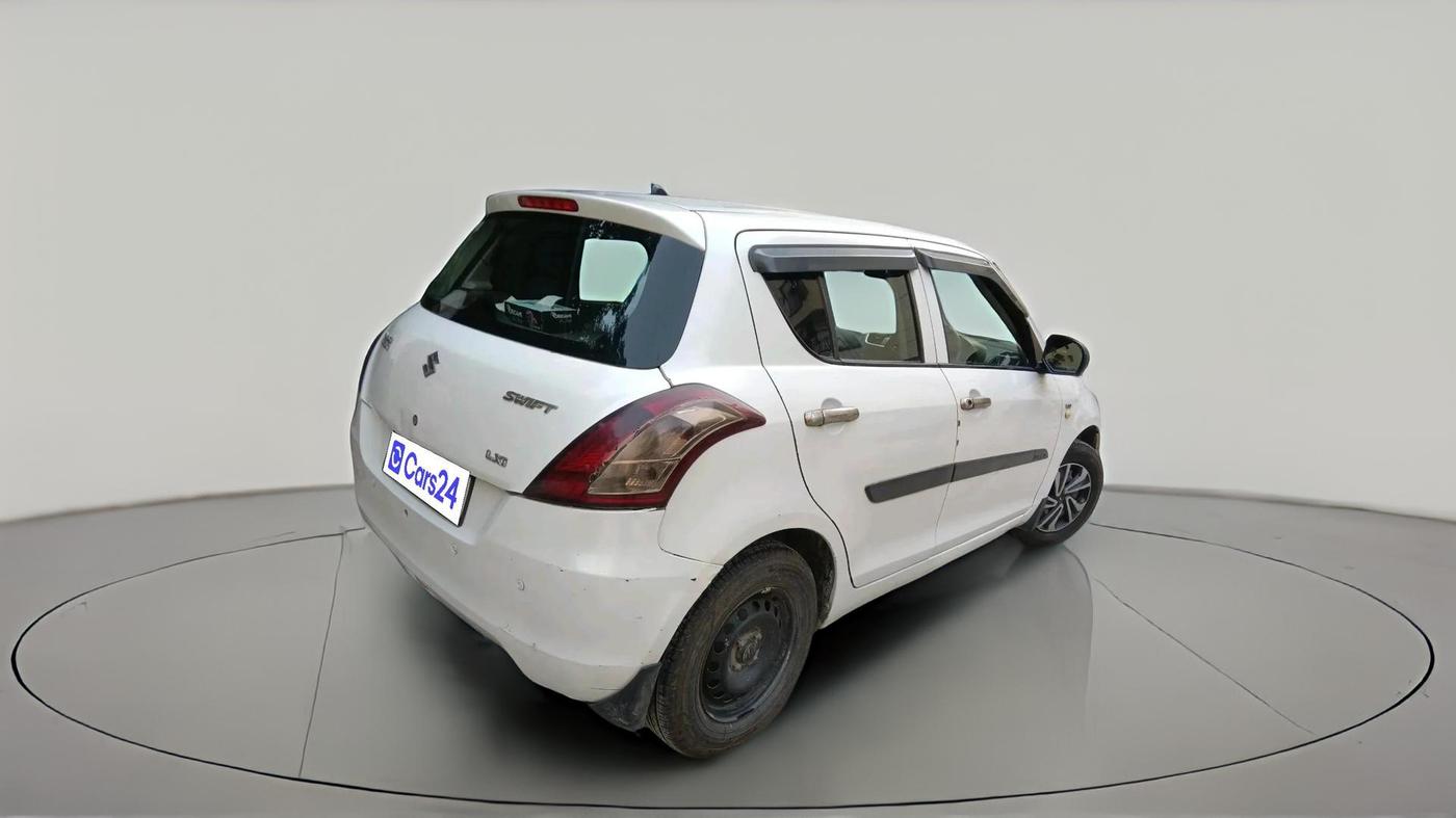 2015 Maruti Swift LXI (O), CNG, Manual, 1,44,673 km, exterior