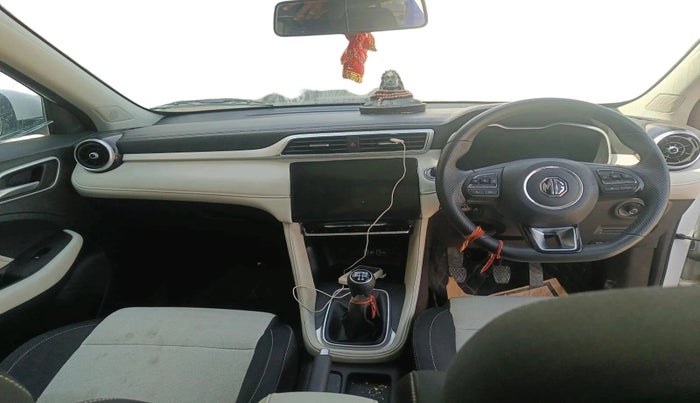 2024 MG ASTOR Select 1.5 MT (Ivory), Petrol, Manual, 6,520 km, interior