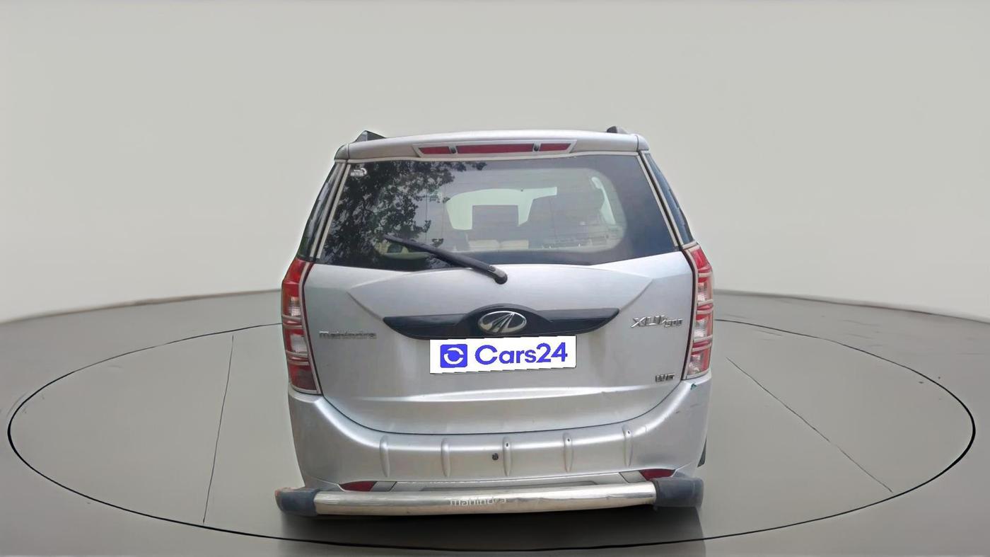 2017 Mahindra XUV500 W4 1.99, Diesel, Manual, 1,00,492 km, exterior