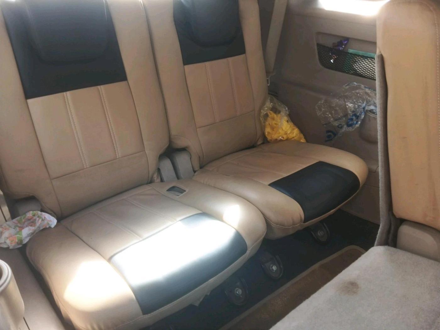 2017 Mahindra XUV500 W4 1.99, Diesel, Manual, 1,00,492 km, interior