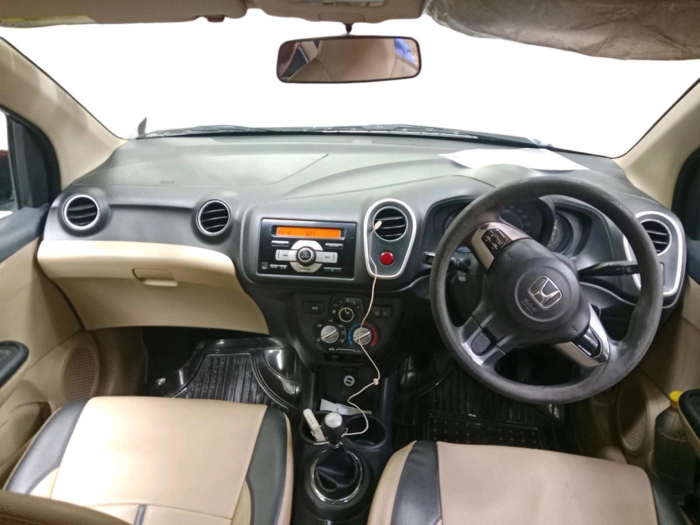 2014 Honda Mobilio 1.5L I-VTEC V, Petrol, Manual, 96,520 km, interior