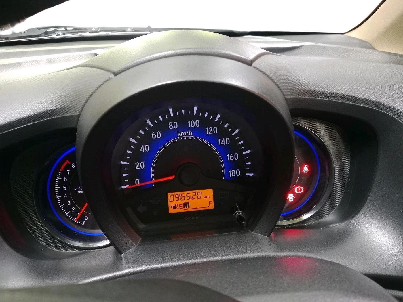 2014 Honda Mobilio 1.5L I-VTEC V, Petrol, Manual, 96,520 km, interior