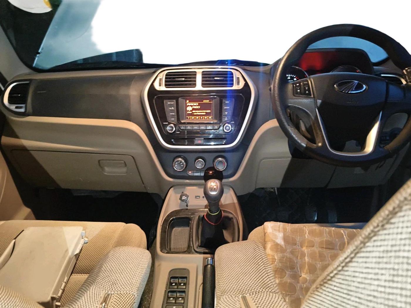 2017 Mahindra TUV300 T8, Diesel, Manual, 81,950 km, interior