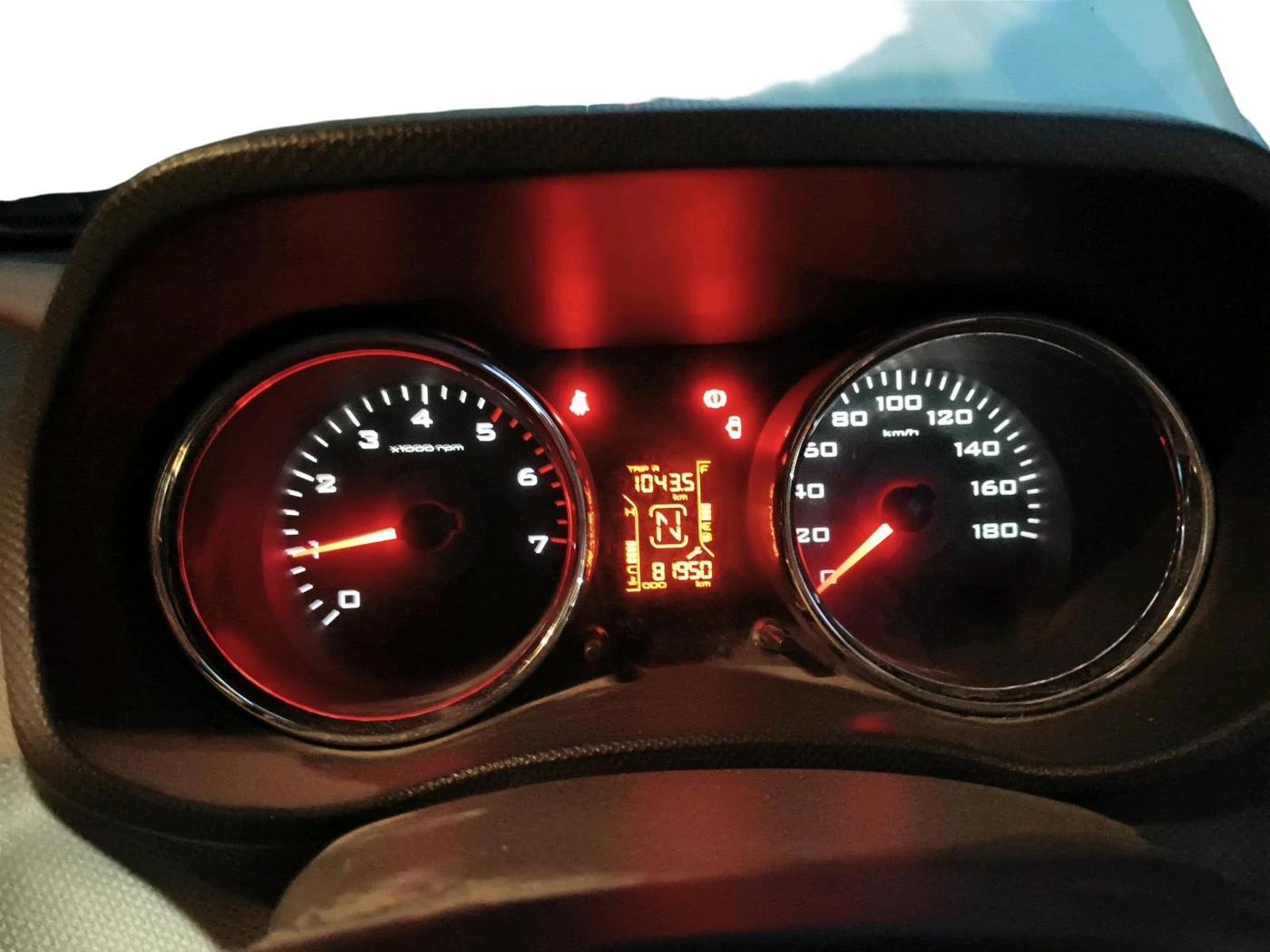 2017 Mahindra TUV300 T8, Diesel, Manual, 81,950 km, interior