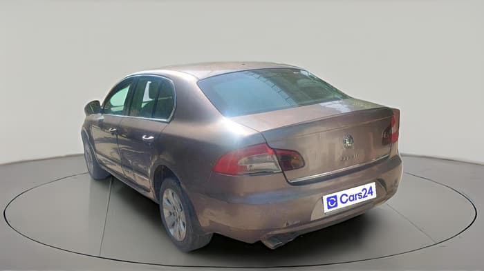 2013 Skoda Superb ELEGANCE 1.8 TSI AT, Petrol, Automatic, 1,38,873 km, exterior