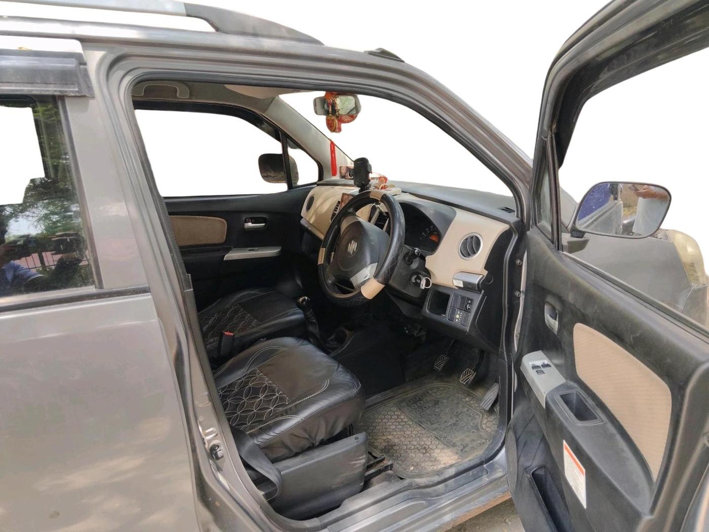 2018 Maruti Wagon R 1.0 LXI CNG, CNG, Manual, 81,418 km, interior