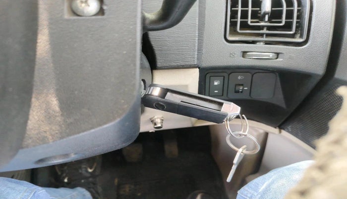 2017 Mahindra XUV500 W4 1.99, Diesel, Manual, 64,994 km, interior