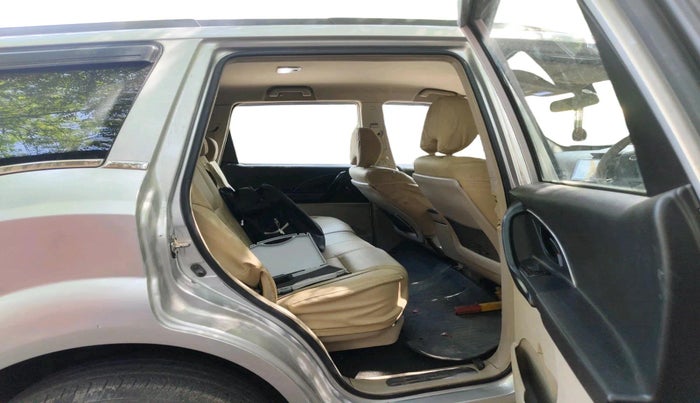 2017 Mahindra XUV500 W4 1.99, Diesel, Manual, 64,994 km, interior