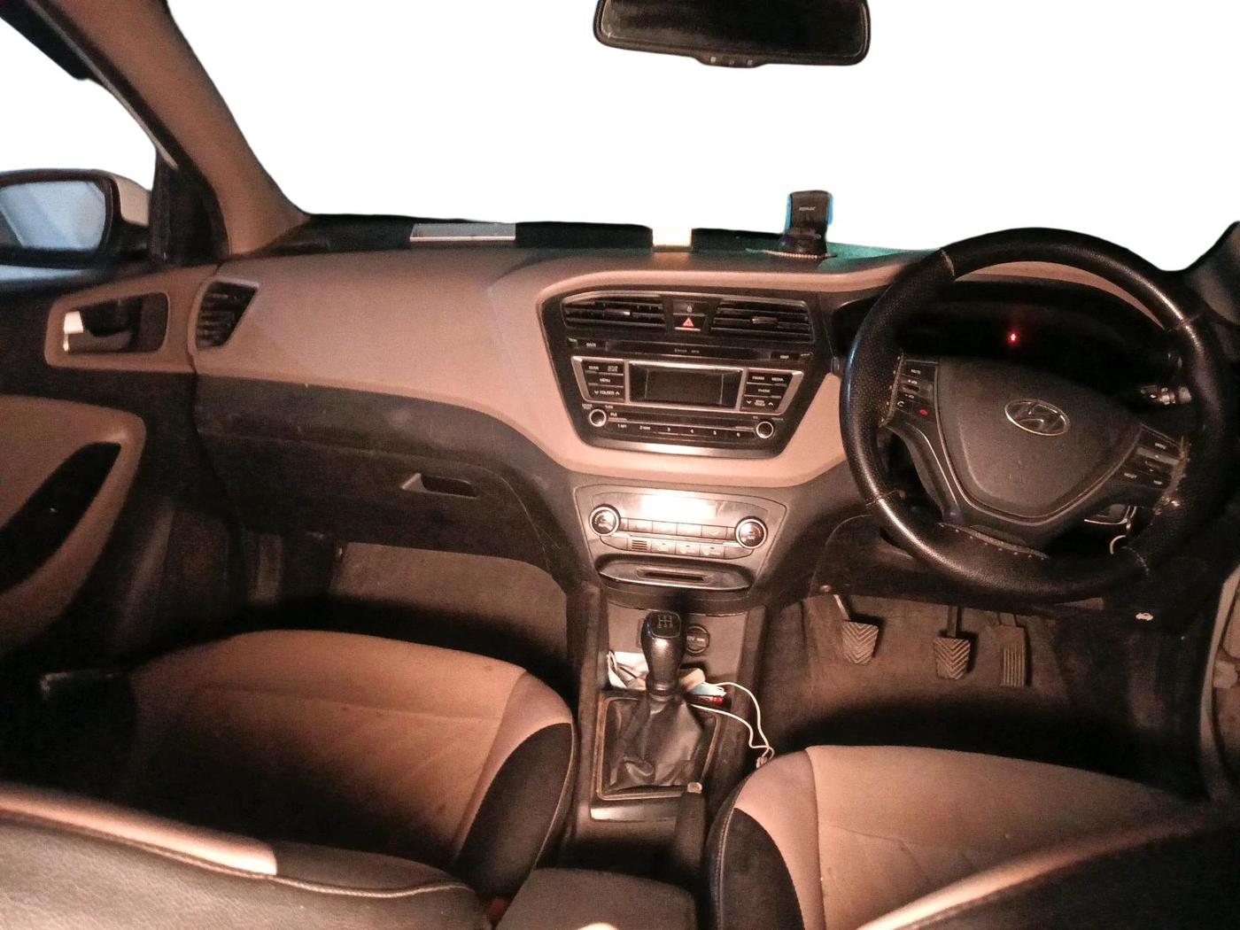 2016 Hyundai Elite i20 SPORTZ 1.2, Petrol, Manual, 83,056 km, interior